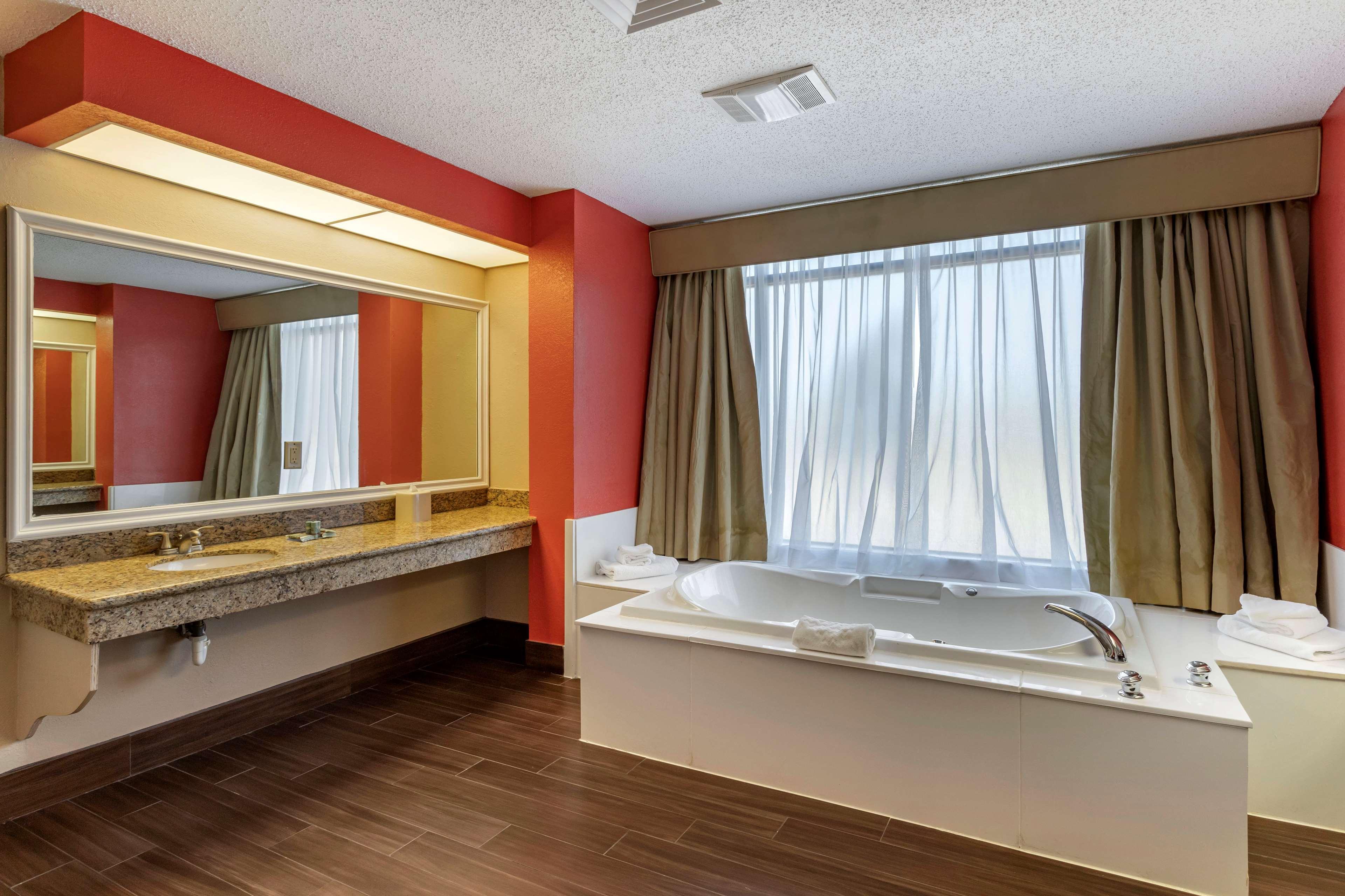 At Coushatta Hotel 3*